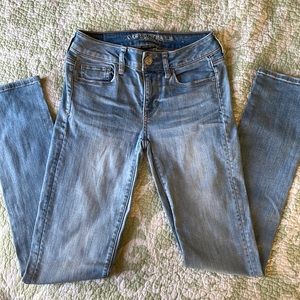 American Eagle Skinny Light Wash Blue Jeans